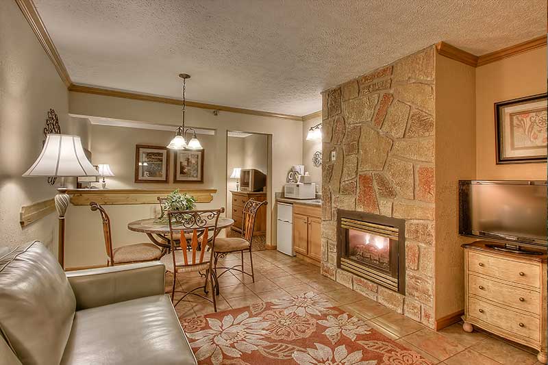 Cr Room Fireplace Accommodations By Willow Brook Lodge Hotel In