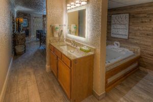 Honey Moon Suite In Pigeon Forge at Willow Brook Lodge